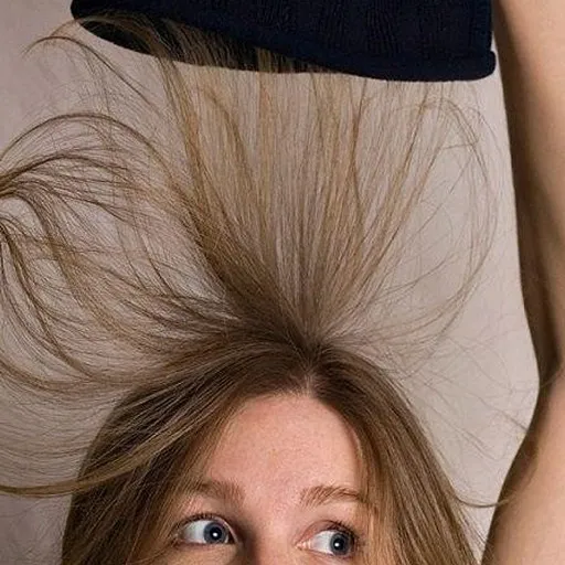 Професійні антистатики для волосся: рятуємо зачіску в холодний сезон