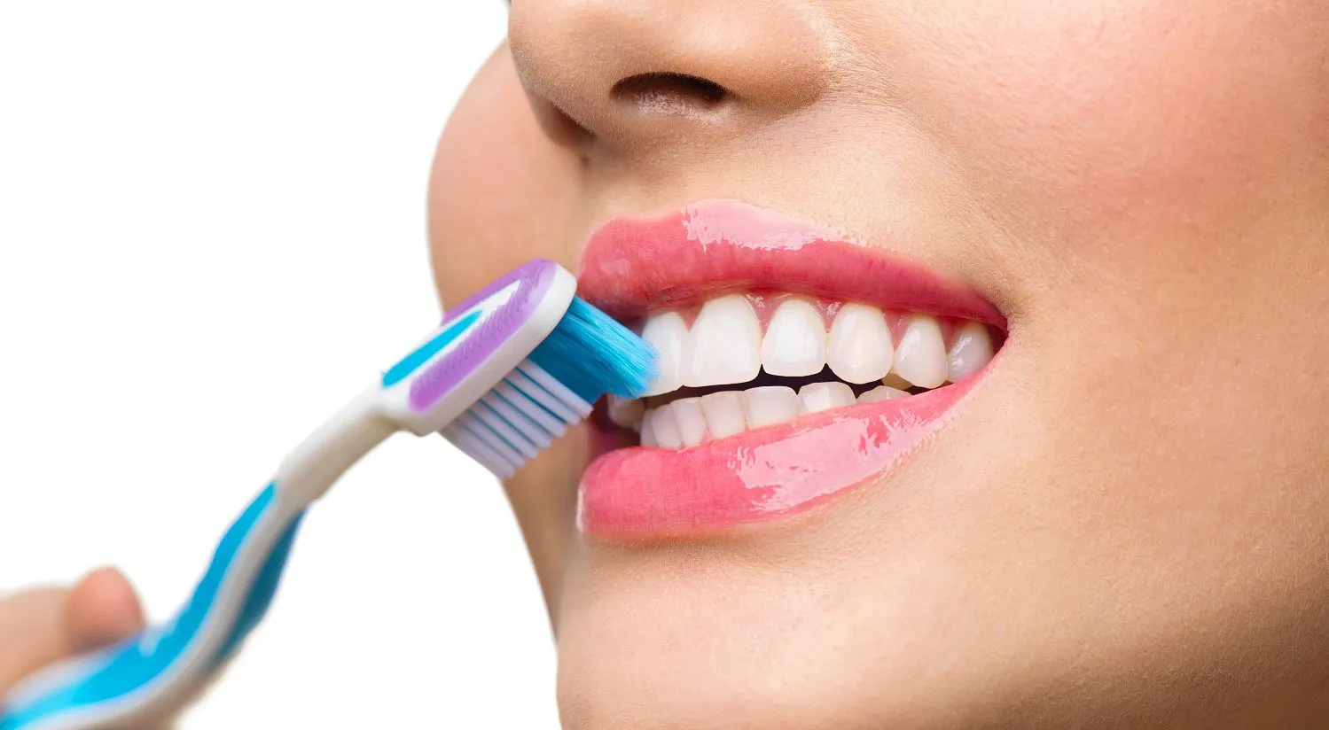 Уход за полостью рта после. Гигиена полости рта. Зубы гигиена полости рта. Гигиена полости рта зубные щетки. Индивидуальная и профессиональная гигиена полости рта.